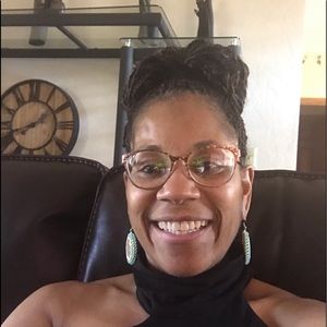 Meet your Posher, Vickie